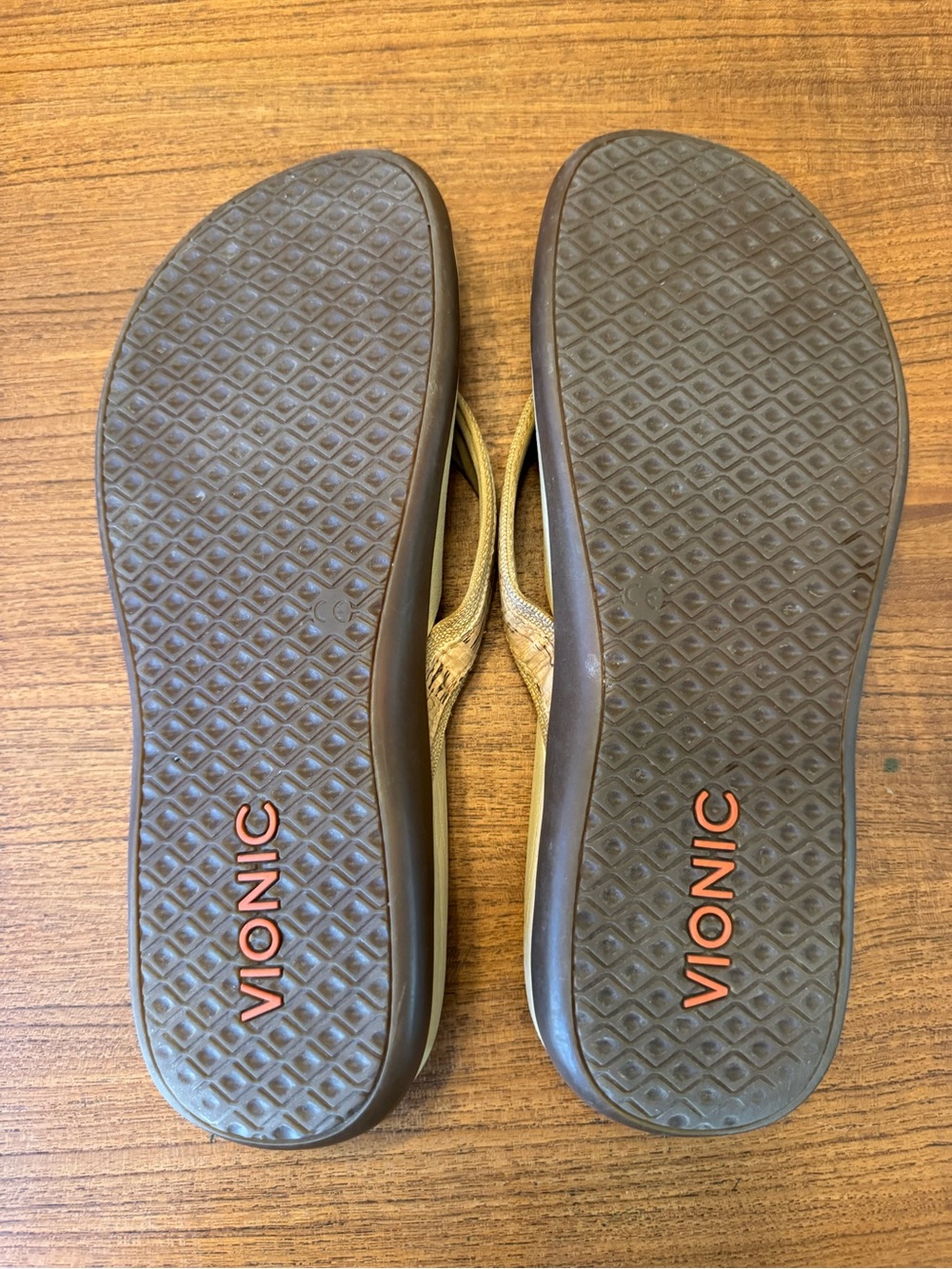 Vionic Women’s Gold Cork Tan Tide Flip-Flop Sandal Sz 10 - Picture 4 of 5